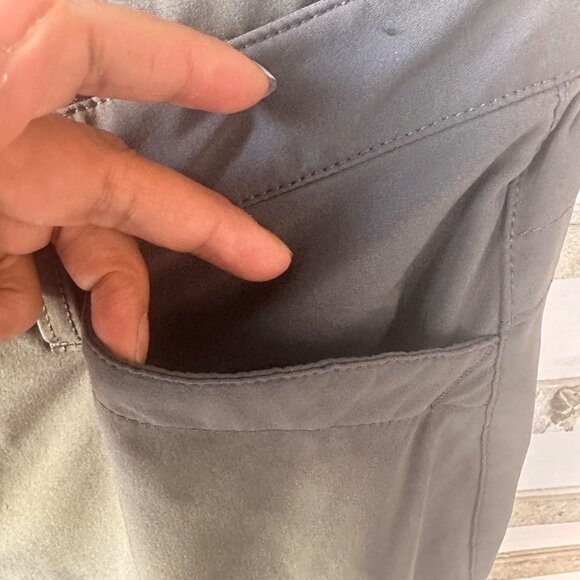 Eddie Bauer Womens Capri Ruched Hiking Pants Gray Sz 2 Stretch Travel 5 Pockets - Picture 6 of 10